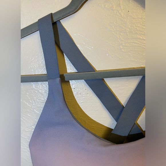 Alo yoga top/bra - Picture 6 of 7